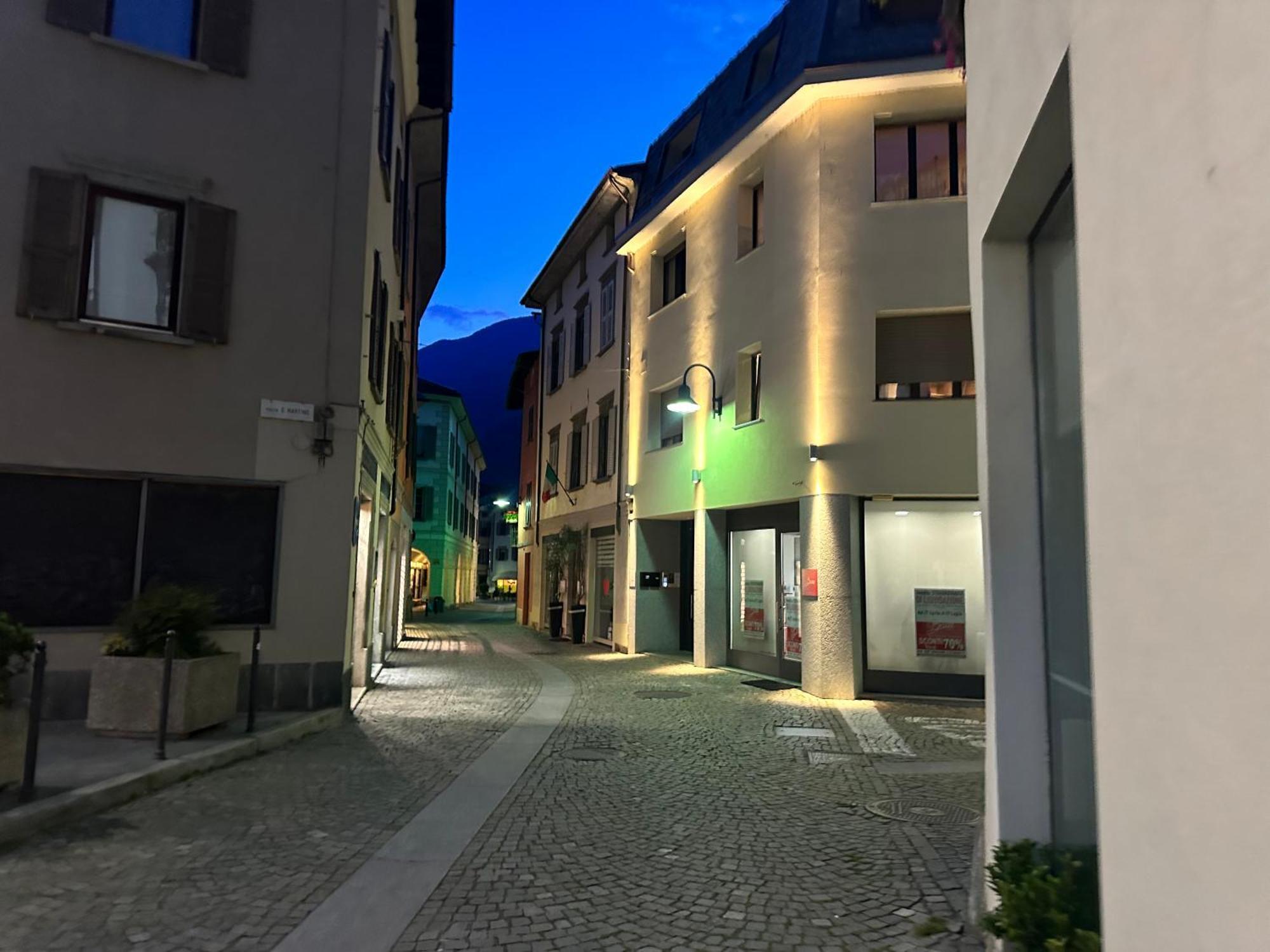 Flat In City Centre Tirano - 10 Minutes From Train Station エクステリア 写真